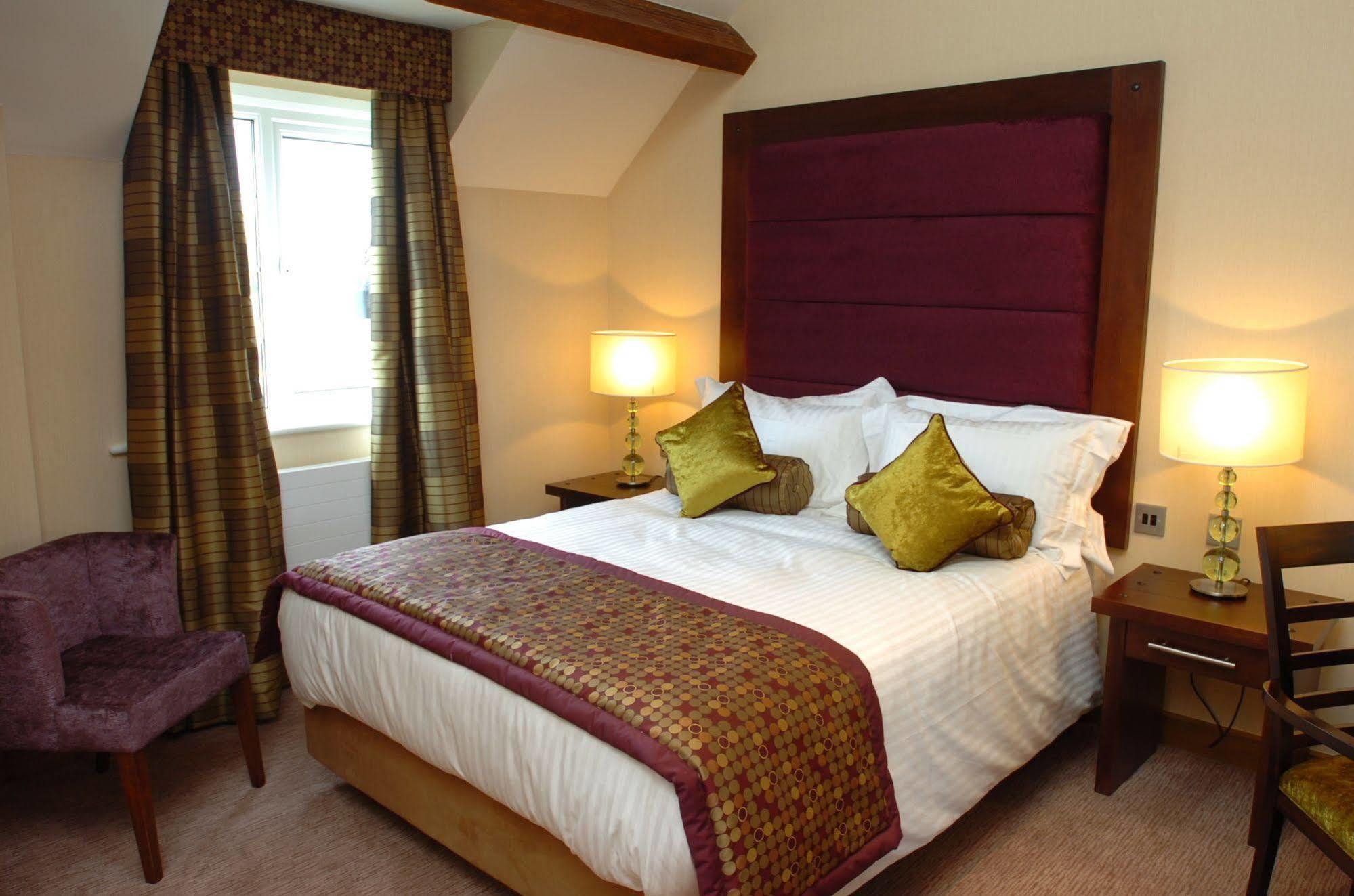 The Bear'S Paw Hotel Warmingham Екстериор снимка A bedroom at the hotel